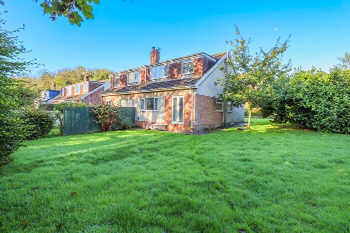 3 Bedroom Semi-Detached House For Sale In Wolfe Close, Cowbridge, Vale Of Glamorgan, CF71