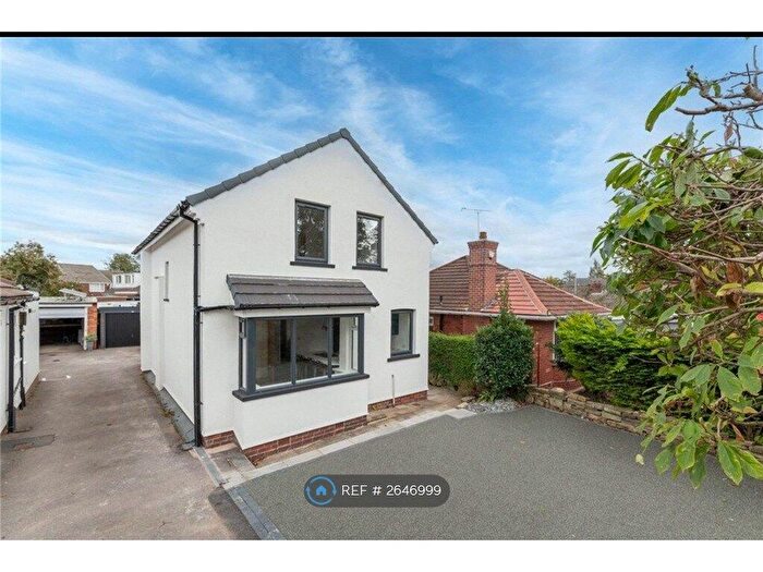 4 Bedroom Detached House To Rent In College Road, Gildersome, Leeds, LS27