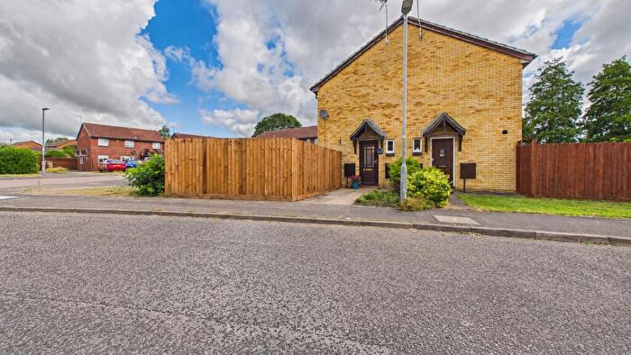 1 Bedroom Semi-Detached House For Sale In Field Way, Aylesbury, Buckinghamshire, HP20