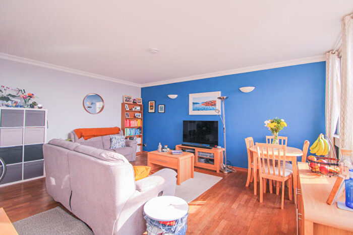 2 Bedroom Apartment For Sale In Whitehorse Road, Croydon, CR0