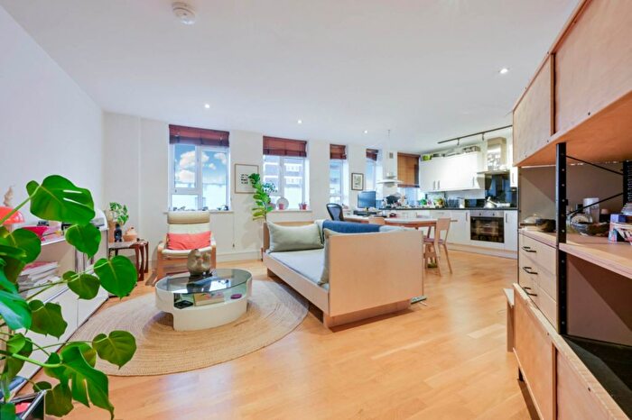 2 Bedroom Flat To Rent In Kentish Town Rd, Kentish Town, London, NW5