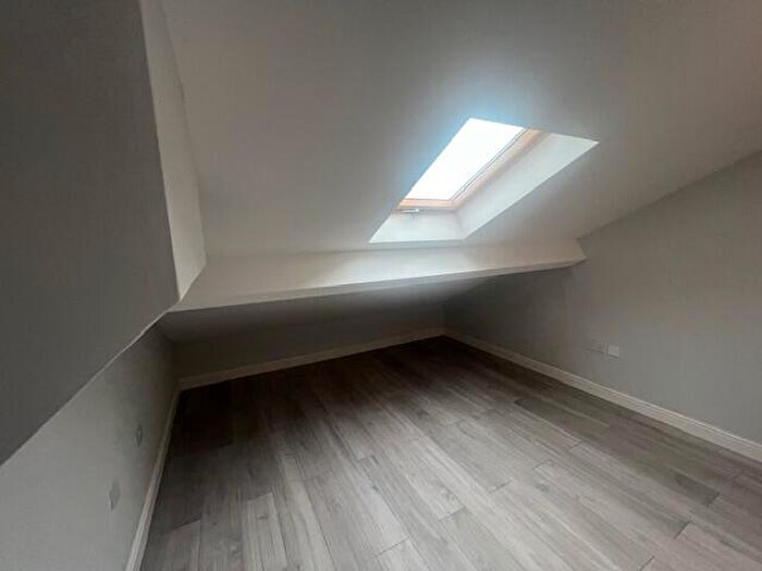 1 Bedroom Flat To Rent In Emscote Road, Warwick, Warwickshire, CV34