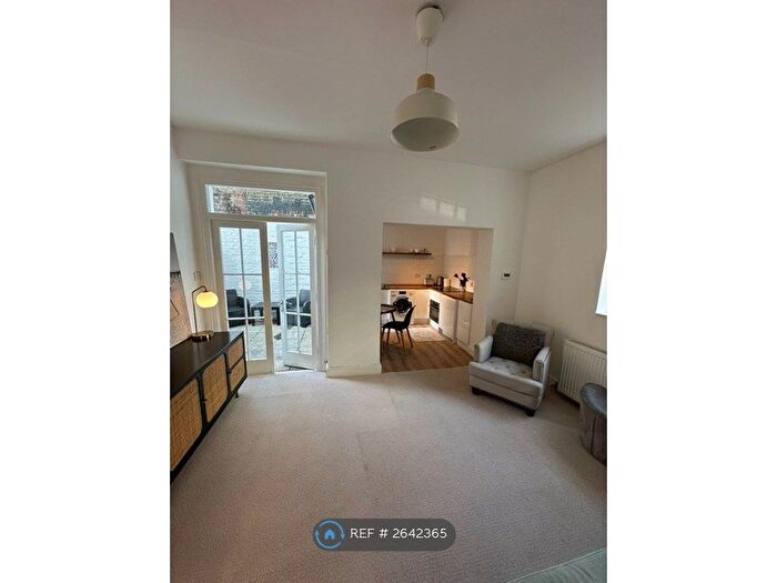 1 Bedroom Flat To Rent In Avonmore Road, London, W14