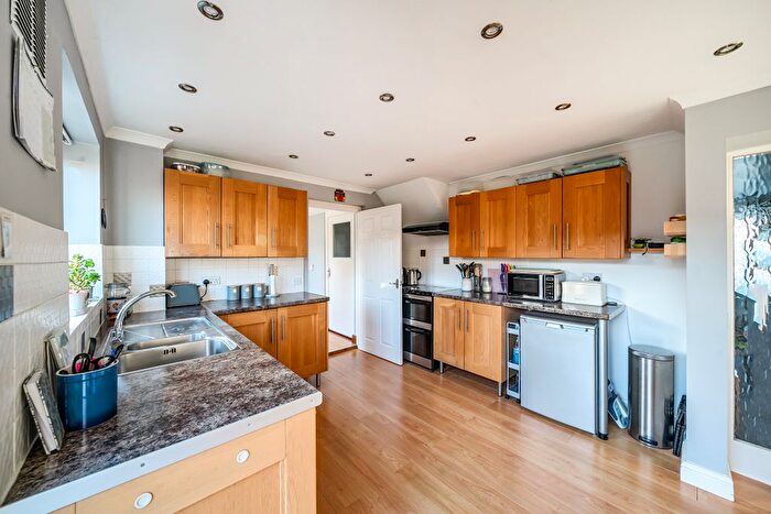 3 Bedroom Semi-detached House For Sale In Sevenfields, Highworth, Swindon, SN6