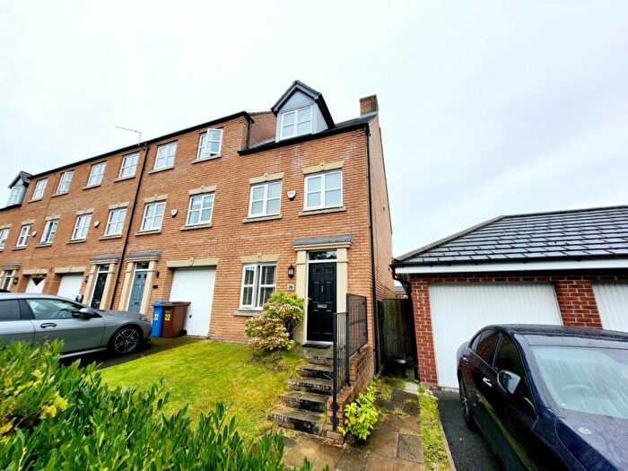 3 Bedroom End Of Terrace House To Rent In Eastwood Drive, Marple, Cheshire, SK6