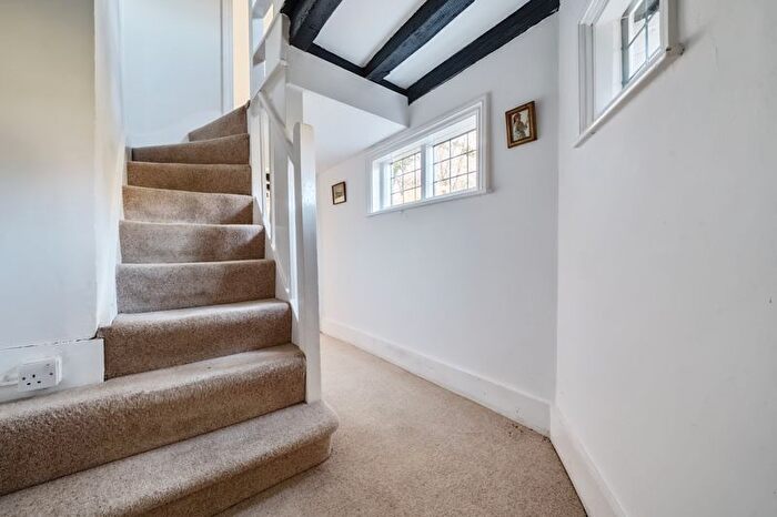 2 Bedroom Detached House To Rent In Skinners Lane, Chiddingfold, Godalming, GU8