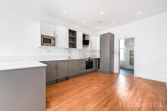 2 Bedroom Apartment To Rent In Lewisham Way, London, SE14