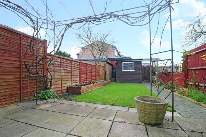 3 Bedroom Terraced House To Rent In Near Town Centre, Bicester, OX26