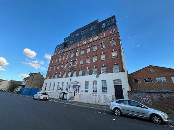 1 Bedroom Flat To Rent In Atlantic Mansions, Albert Road South, Southampton, SO14