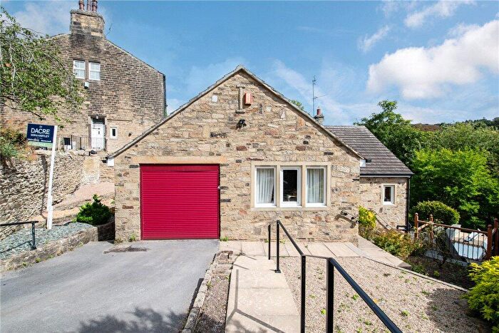 3 Bedroom Bungalow For Sale In Little Lane, East Morton, West Yorkshire, BD20