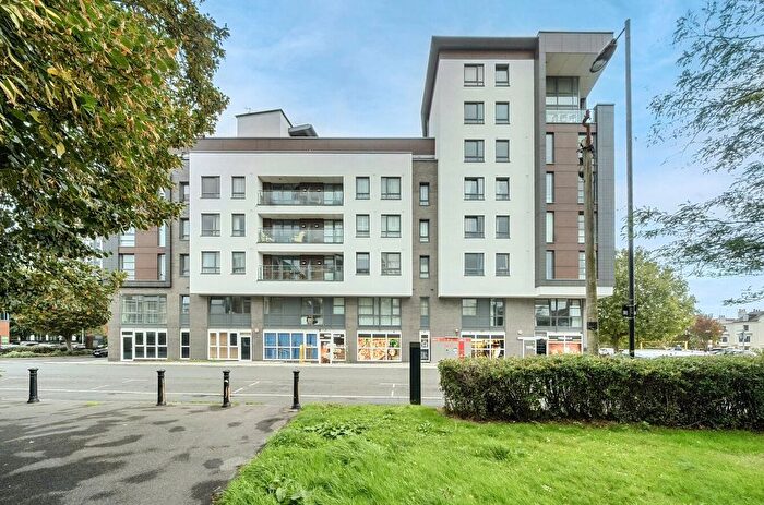 2 Bedroom Flat For Sale In College Street, Southampton, Hampshire, SO14