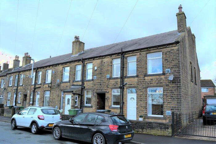 2 Bedroom End Of Terrace House To Rent In Moorlands Road, Mount, Huddersfield, HD3