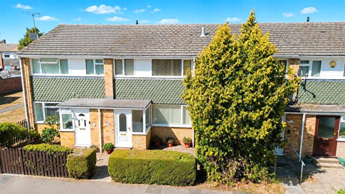 3 Bedroom Terraced House For Sale In Combe Road, Tilehurst, Reading, Berkshire, RG30