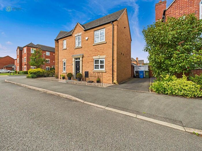 3 Bedroom Semi-Detached House For Sale In Lowes Drive, Wilnecote, B77