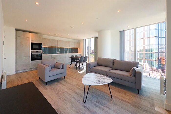 2 Bedroom Apartment To Rent In The Blade, M15