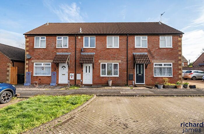 3 Bedroom Terraced House For Sale In Bakers Field, Lyneham, Chippenham, SN15