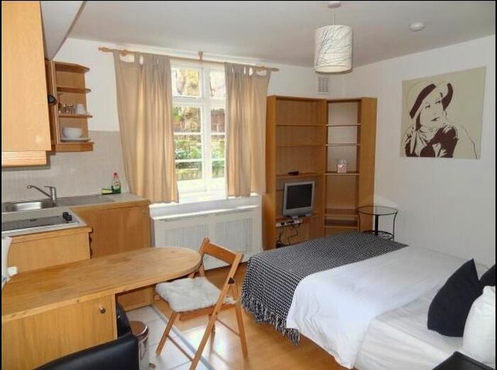 Studio To Rent In Cartwright Gardens, Bloomsbury, London, WC1H