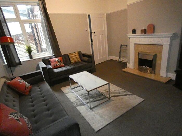 2 Bedroom Flat To Rent In Chillingham Road, Heaton, Newcastle Upon Tyne, NE6
