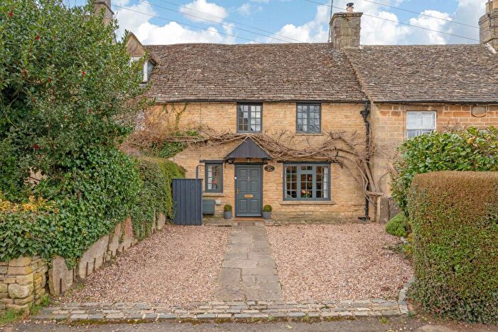 3 Bedroom Cottage For Sale In High Street, Milton-Under-Wychwood, OX7