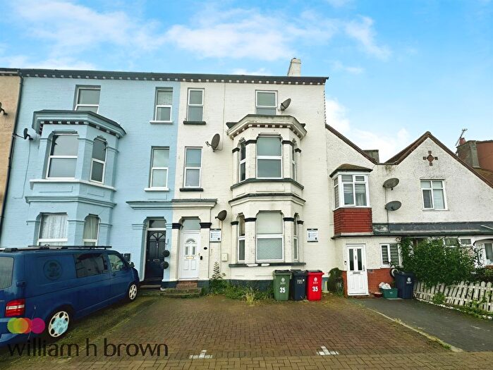 1 Bedroom Flat For Sale In The Parade, Walton On The Naze, CO14
