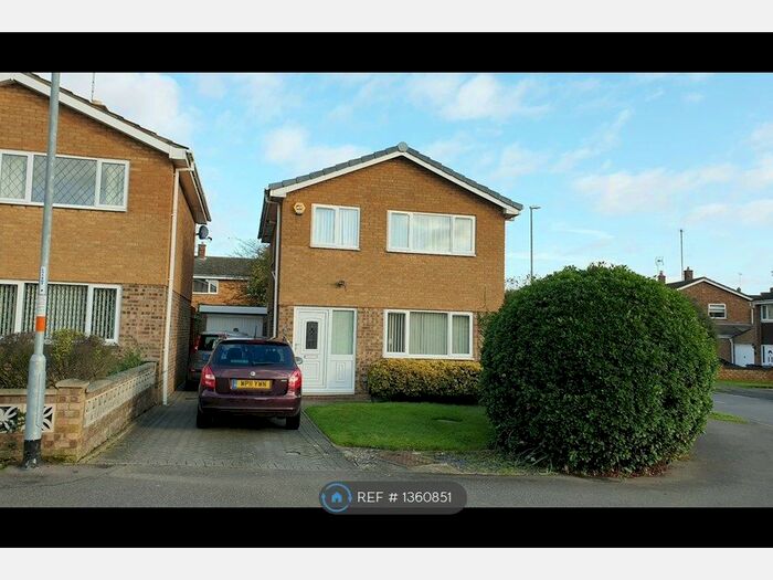3 Bedroom Detached House To Rent In Pennine Way, Kettering, NN16