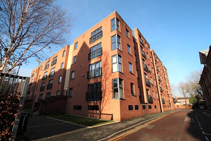 2 Bedroom Apartment To Rent In Central Court, Salford, M3