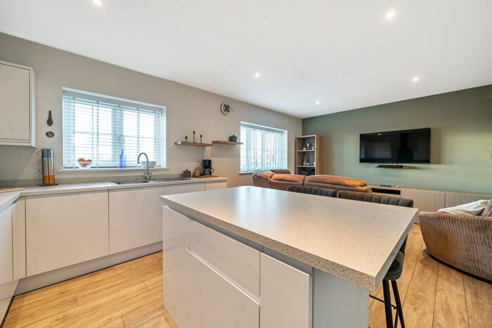 2 Bedroom Duplex For Sale In Lyde Court, Old Basing, RG24