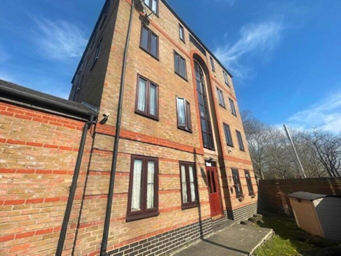 1 Bedroom Flat To Rent In Tollgate Road, London, E6