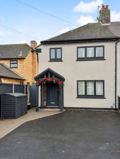 3 Bedroom Semi Detached House For Sale In Lennard Road, Bromley, BR2