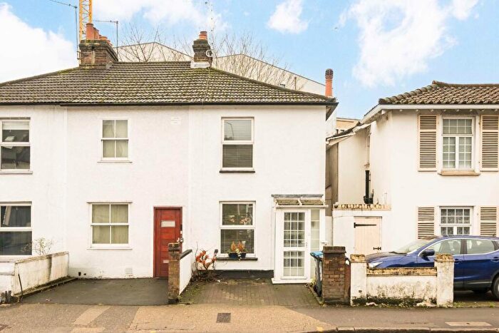 2 Bedroom End Of Terrace House For Sale In Cambridge Road, Kingston Upon Thames, KT1