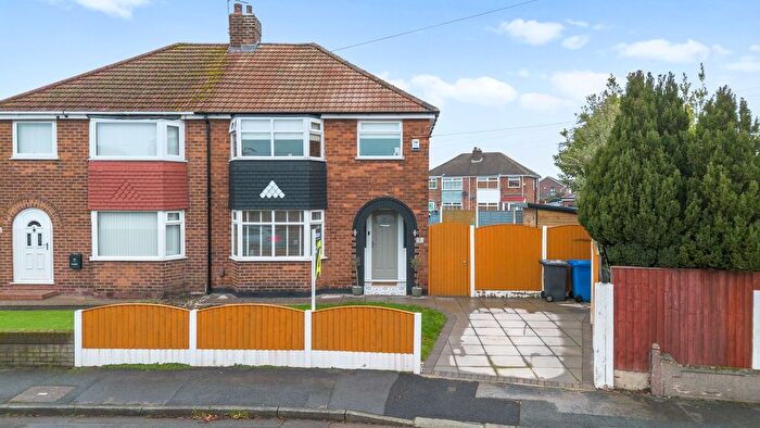 3 Bedroom Semi Detached House For Sale In Banbury Drive, Great Sankey, WA5