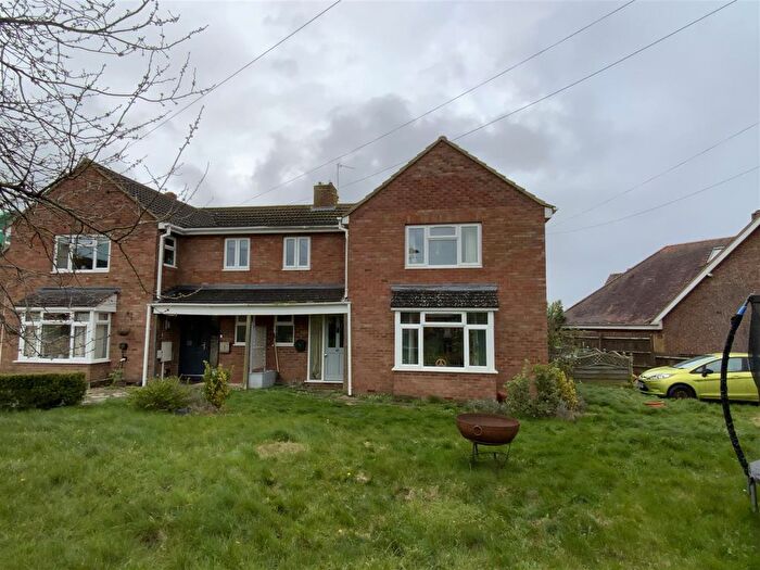 4 Bedroom Semi-Detached House For Sale In The Chequers, Castlethorpe, Milton Keynes, MK19