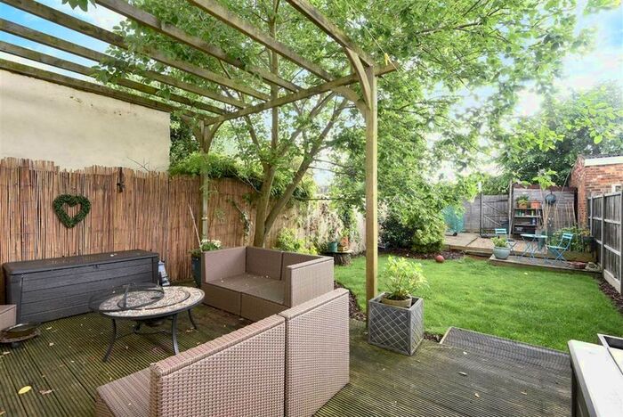 4 Bedroom Property To Rent In Cambridge Crescent, Teddington, TW11