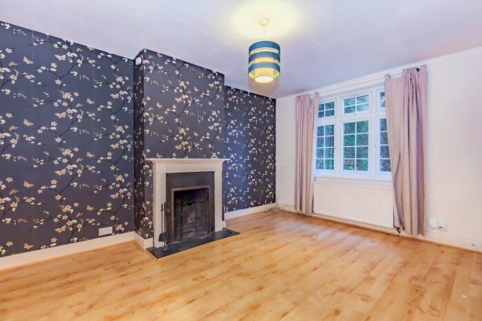 3 Bedroom Semi-Detached House To Rent In Benson Road, Headington, Oxford, OX3