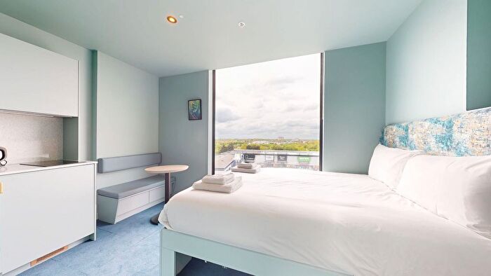 Studio To Rent In Uxbridge Road, Hayes, UB4