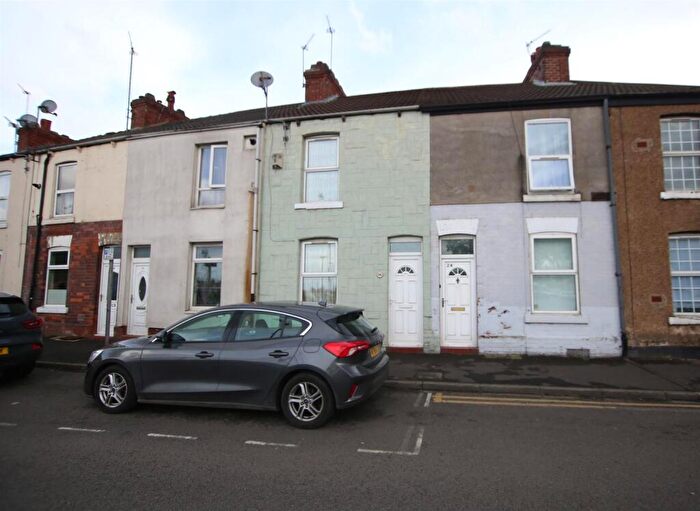 2 Bedroom Terraced House For Sale In Dockin Hill Road, Doncaster, DN1