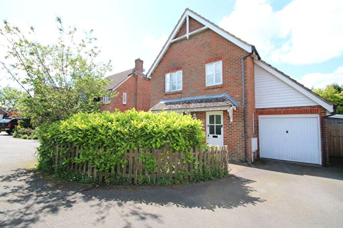 3 Bedroom Town House For Sale In William Judge Close, Tenterden, TN30