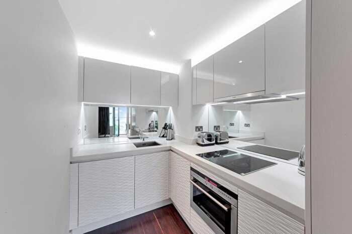 1 Bedroom Flat To Rent In Pan Peninsula Square, Canary Wharf, London, E14