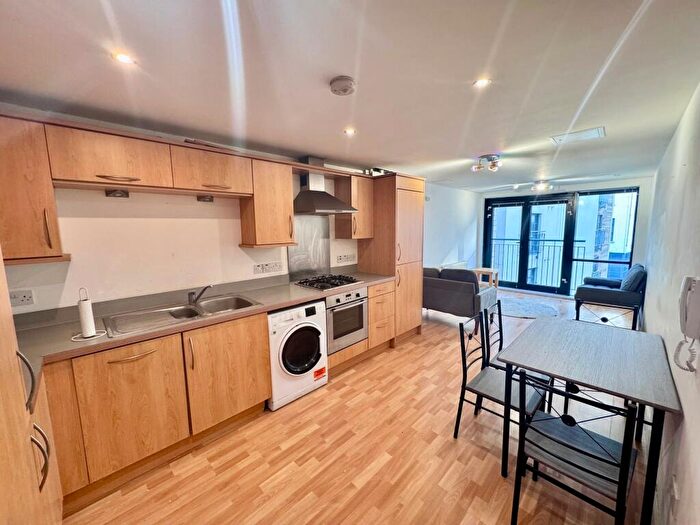 2 Bedroom Apartment To Rent In The Atrium, City Centre, NG2