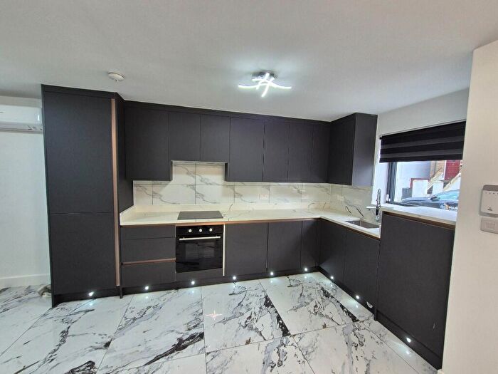 2 Bedroom Detached House To Rent In Mill Lane, London, NW6