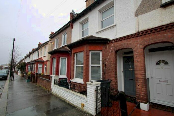 3 Bedroom Terraced House To Rent In Tunstall Road, Croydon, CR0