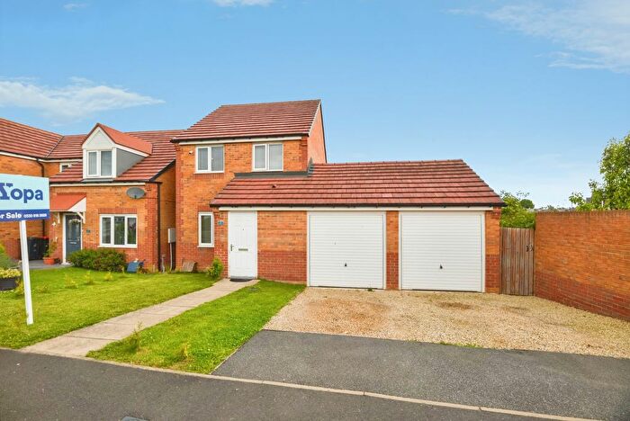 3 Bedroom Detached House For Sale In Kingsbridge Crescent, Middlesbrough, TS5