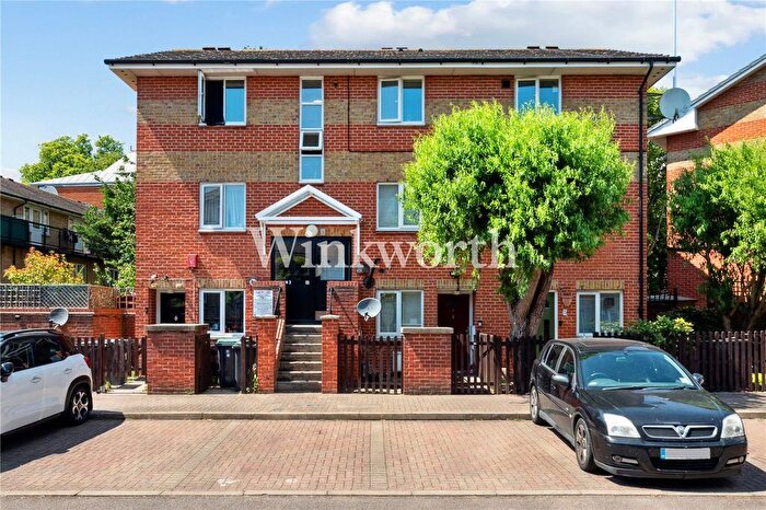 1 Bedroom Flat For Sale In Copperfield Drive, London, N15