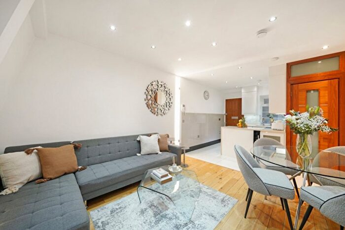 2 Bedroom Flat To Rent In Great Cumberland Place, London, W1H