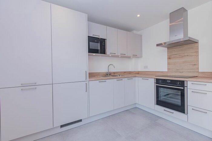 2 Bedroom Flat To Rent In Denchworth Road, Grove, OX12