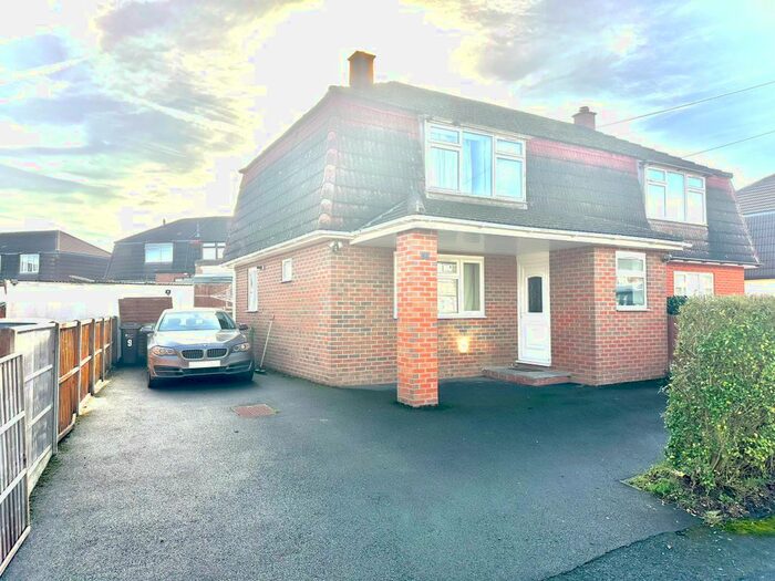 3 Bedroom Semi-Detached House To Rent In Escley Drive, Hereford, HR2