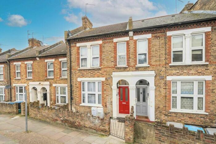 2 Bedroom Flat For Sale In Charlton Road, Harlesden, NW10