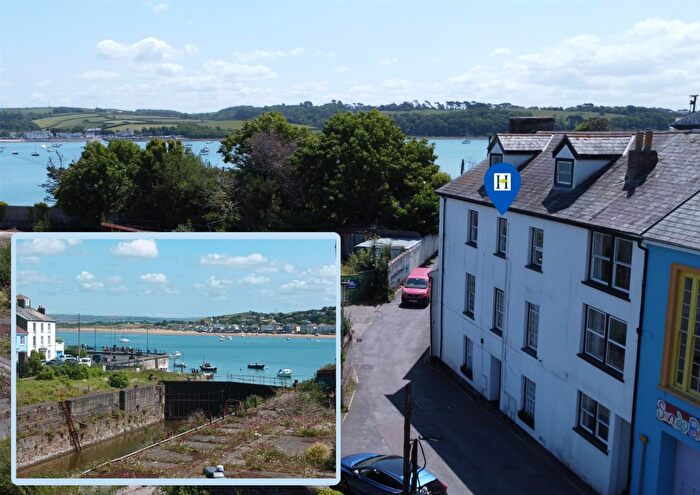 2 Bedroom Apartment For Sale In New Quay Street, Appledore, EX39