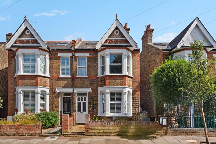 2 Bedroom Flat For Sale In Grove Avenue, Hanwell, W7