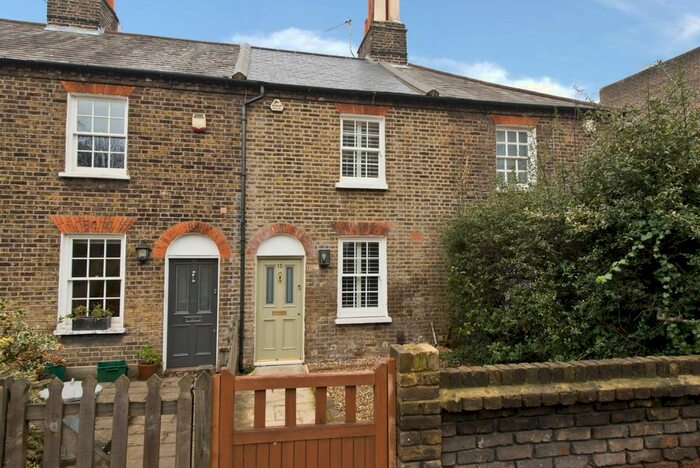 3 Bedroom Property To Rent In Ridgway, London, SW19
